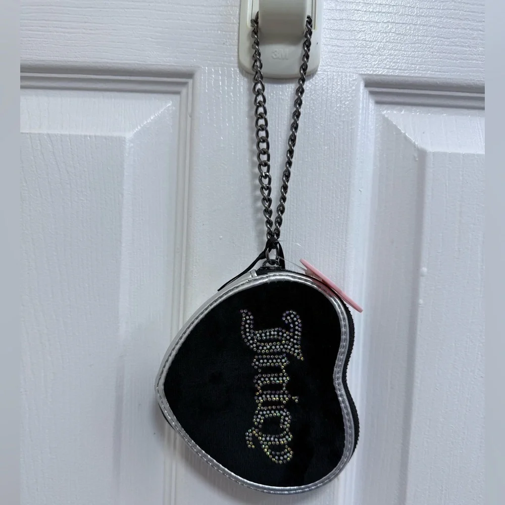 NWT Juicy Couture “String of Pearls” Heart Zip Around in Liquorice (Black)